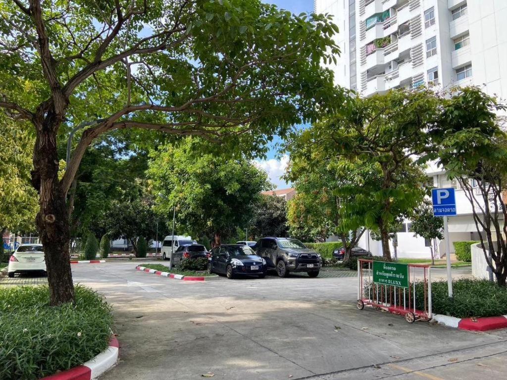 Готель Dluxx Thammasat Патхумтхані Екстер'єр фото